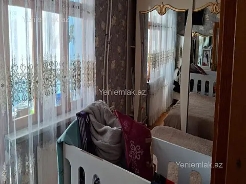 Satılır 3 otaqlı köhnə tikili 60 m²