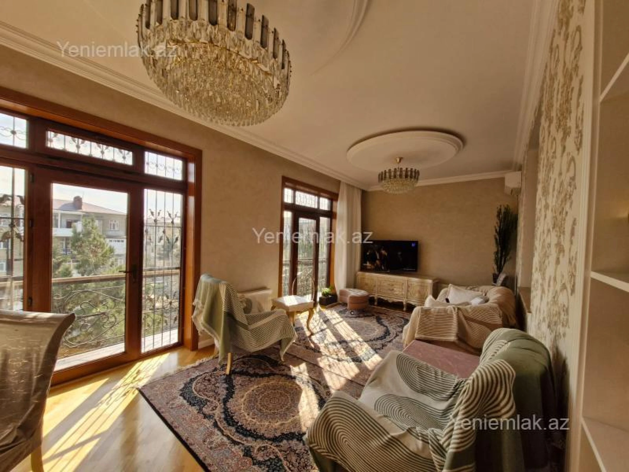 Satılır 2 otaqlı köhnə tikili 90 m²