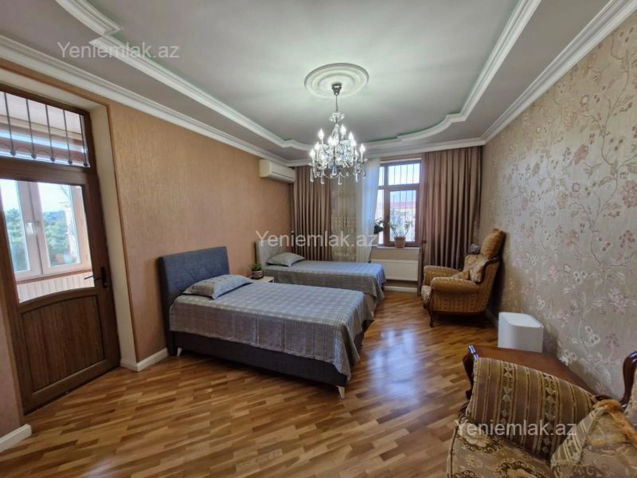 Satılır 2 otaqlı köhnə tikili 90 m²