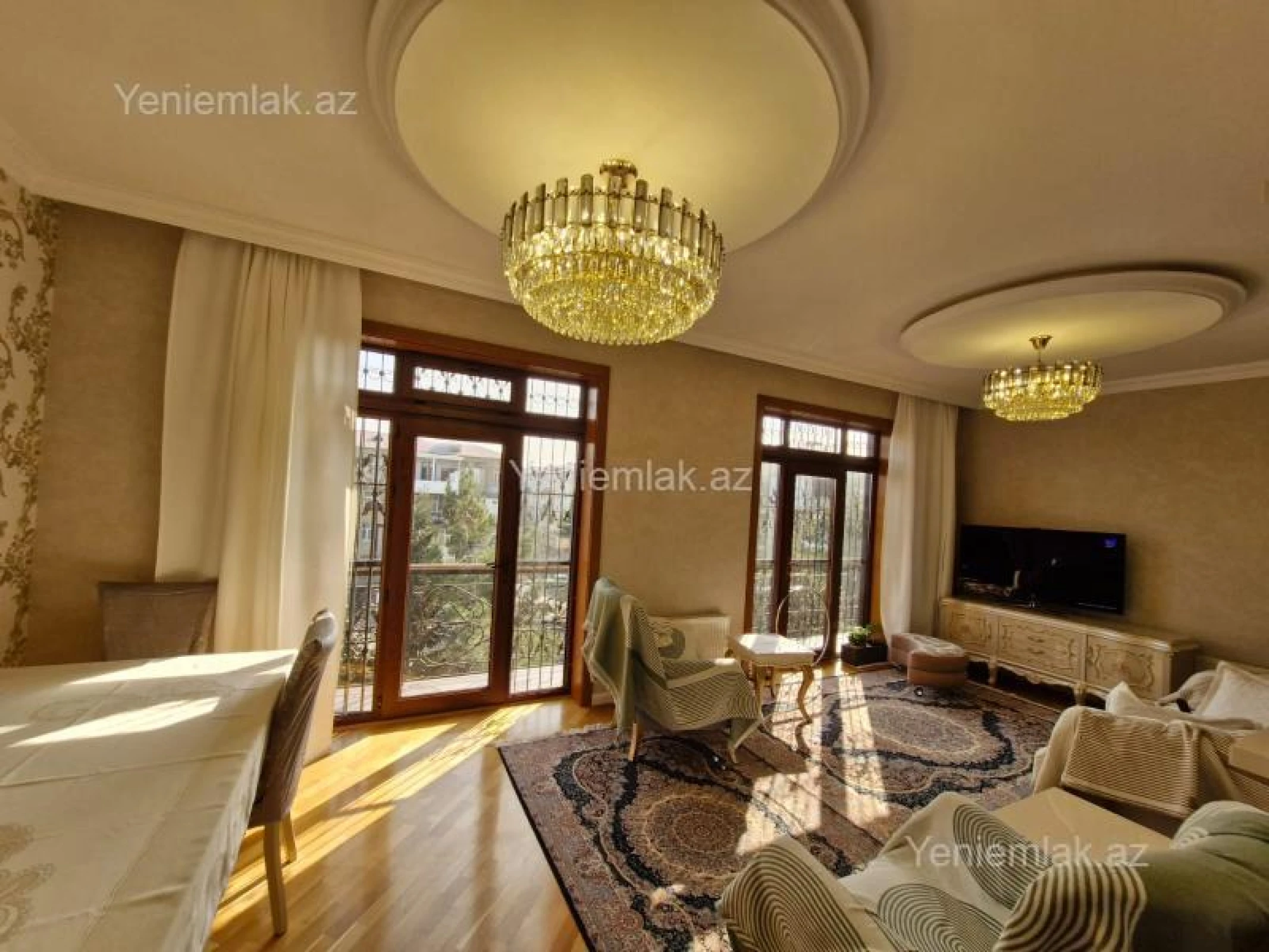 Satılır 2 otaqlı köhnə tikili 90 m²