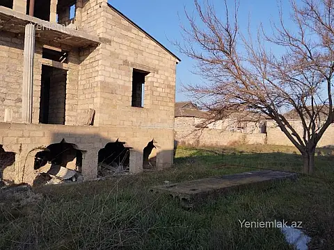 Satılır 6 otaqlı həyət evi 192 m²