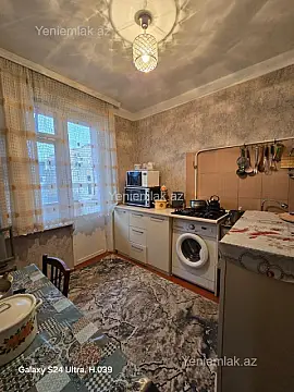 Satılır 5 otaqlı köhnə tikili 100 m²