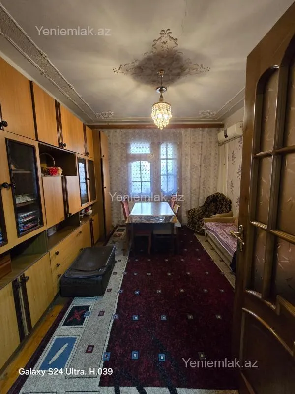 Satılır 4 otaqlı köhnə tikili 90 m²