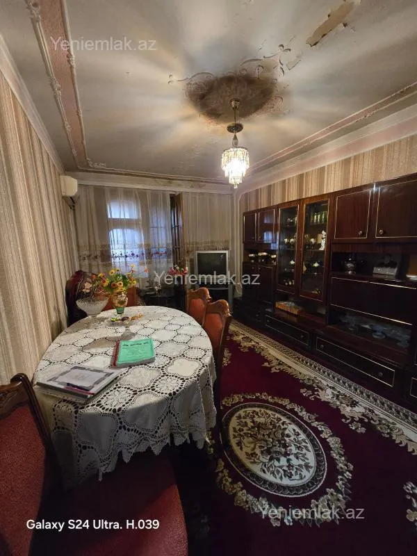 Satılır 4 otaqlı köhnə tikili 90 m²