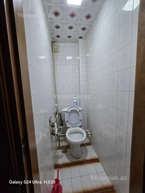 Satılır 4 otaqlı köhnə tikili 90 m²