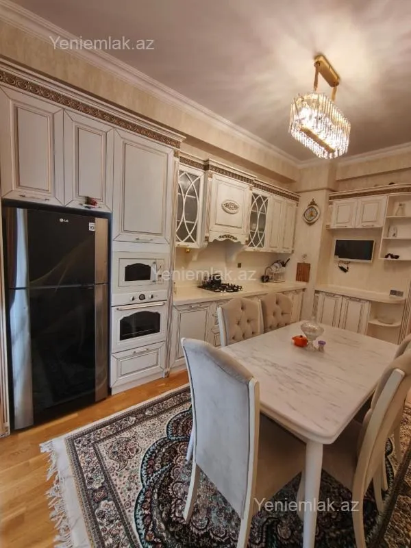 Satılır 3 otaqlı yeni tikili 120 m²