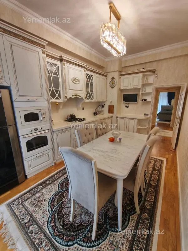 Satılır 3 otaqlı yeni tikili 120 m²