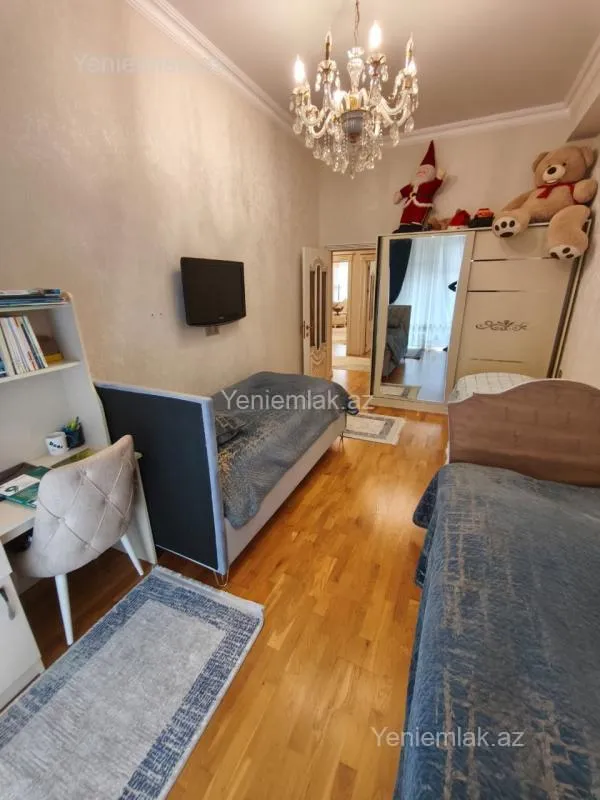 Satılır 3 otaqlı yeni tikili 120 m²
