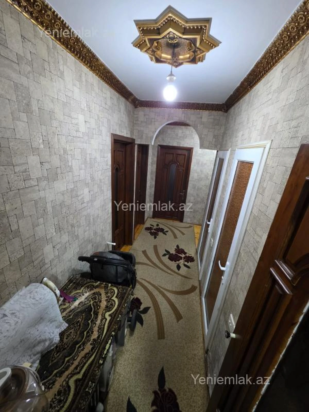Satılır 3 otaqlı köhnə tikili 75 m²
