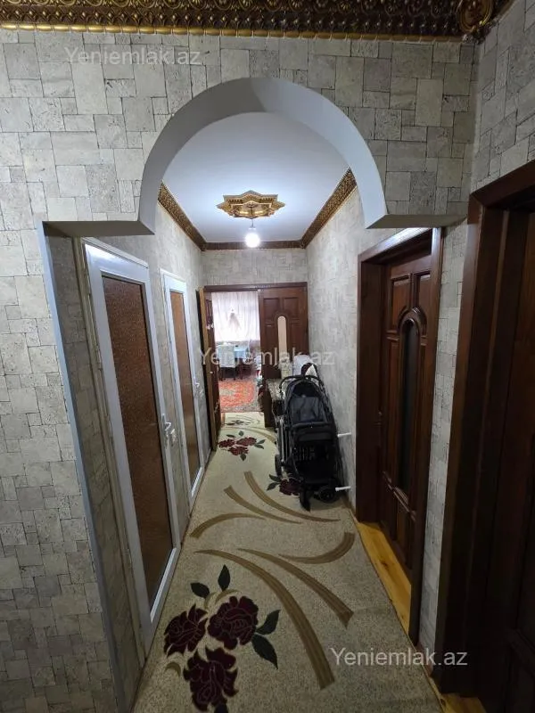 Satılır 3 otaqlı köhnə tikili 75 m²