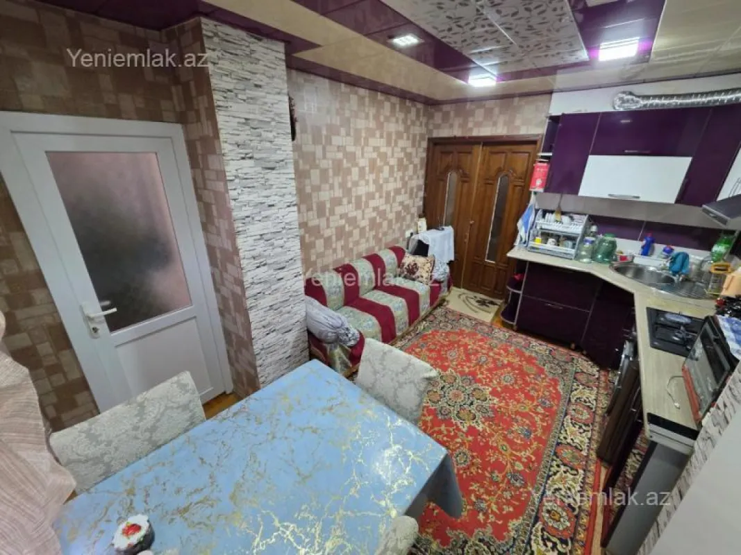 Satılır 3 otaqlı köhnə tikili 75 m²