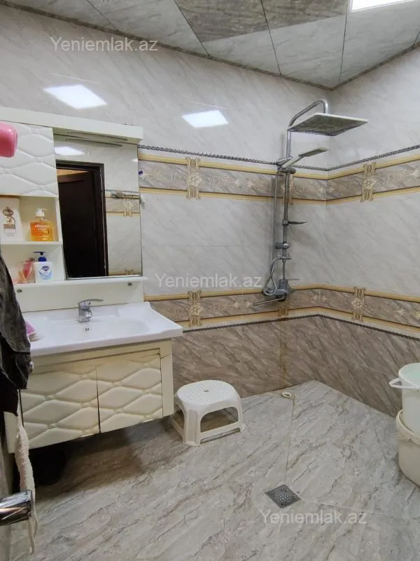 Satılır 2 otaqlı köhnə tikili 55 m²