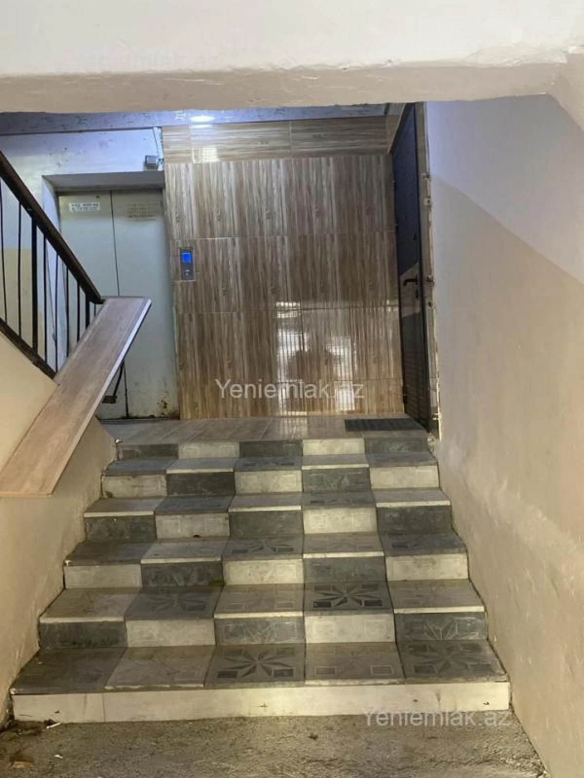 Satılır 3 otaqlı köhnə tikili 70 m²