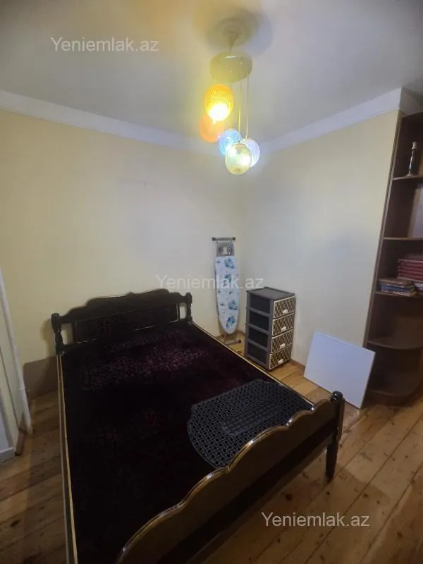 Satılır 3 otaqlı köhnə tikili 80 m²