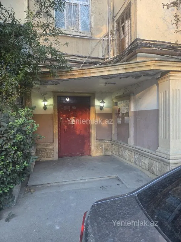 Satılır 3 otaqlı köhnə tikili 80 m²