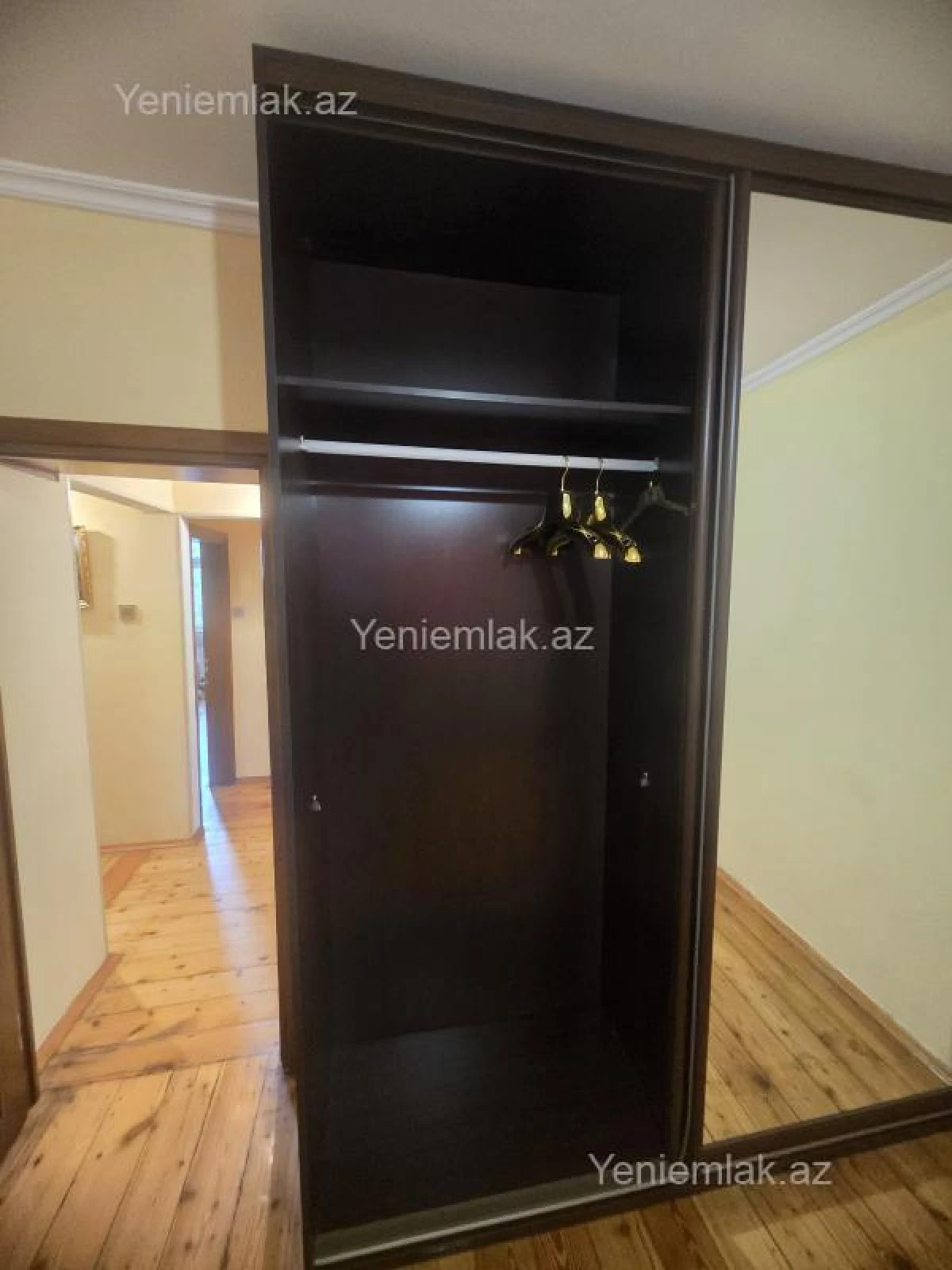 Satılır 3 otaqlı köhnə tikili 80 m²