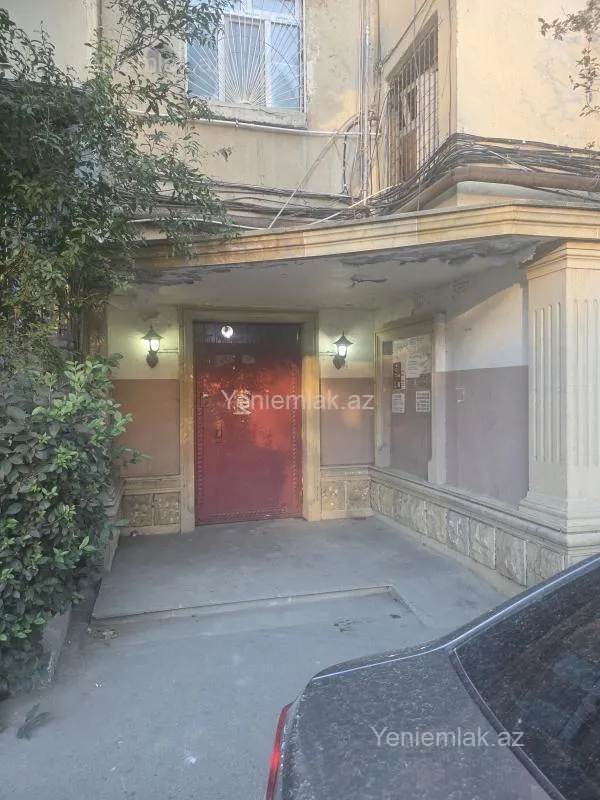 Satılır 3 otaqlı köhnə tikili 80 m²