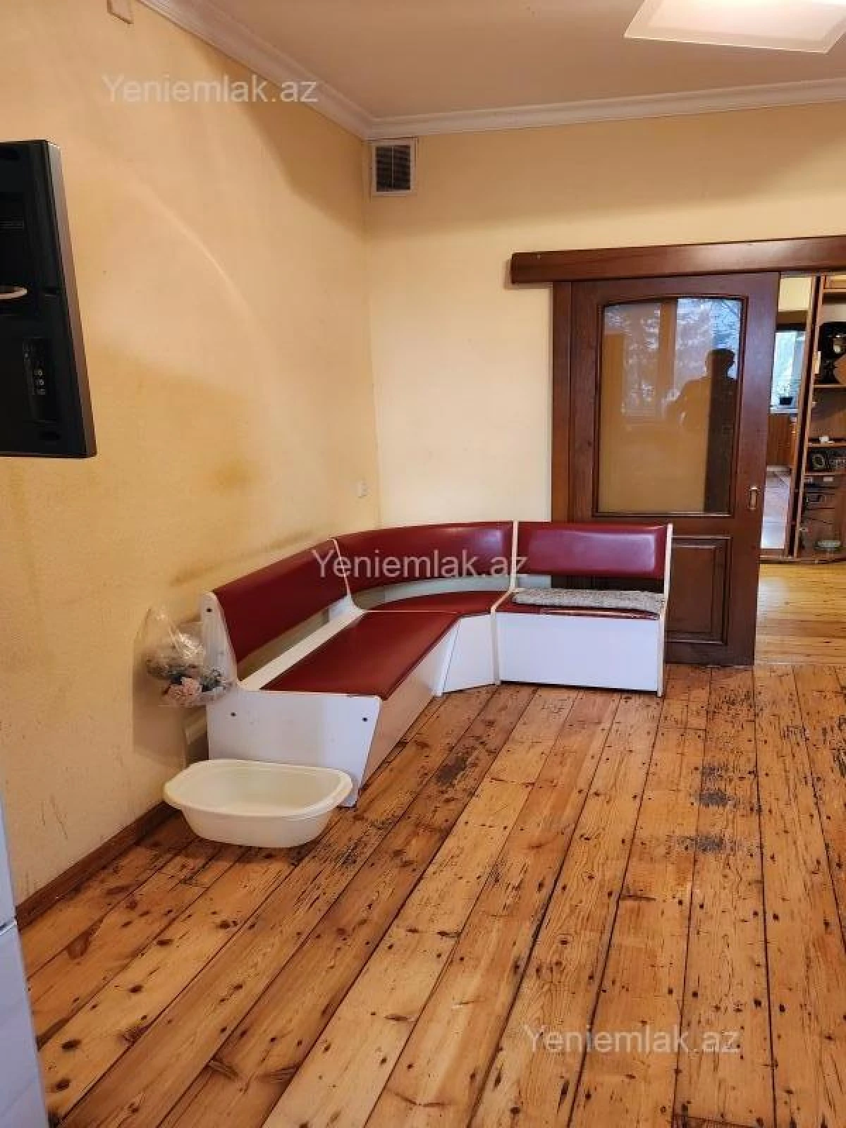 Satılır 3 otaqlı köhnə tikili 80 m²