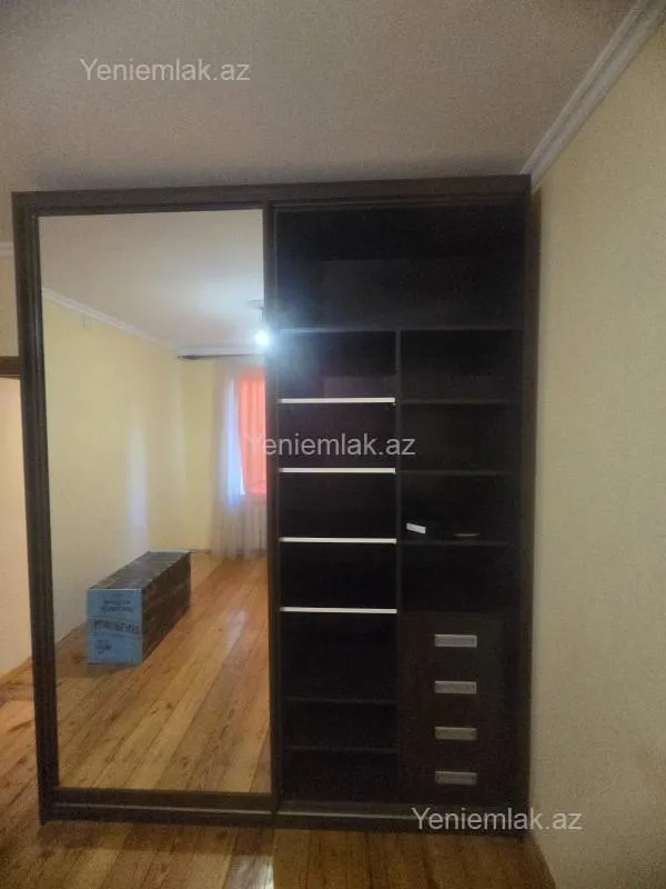 Satılır 3 otaqlı köhnə tikili 80 m²
