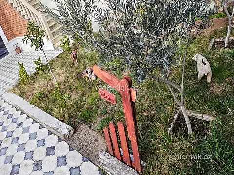 Satılır 4 otaqlı həyət evi 100 m²