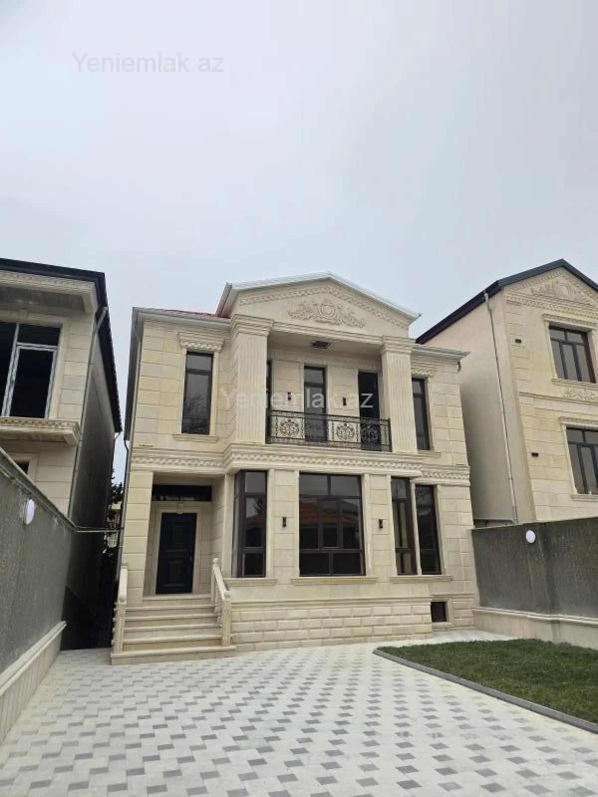 Satılır 7 otaqlı həyət evi 360 m²