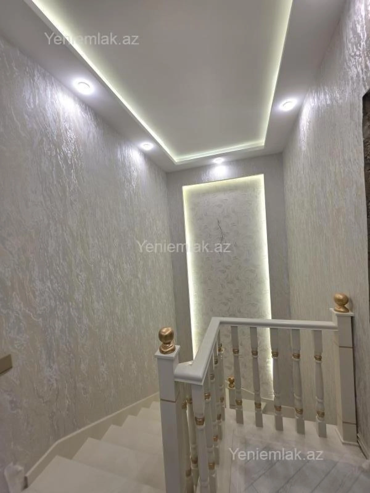 Satılır 7 otaqlı həyət evi 360 m²