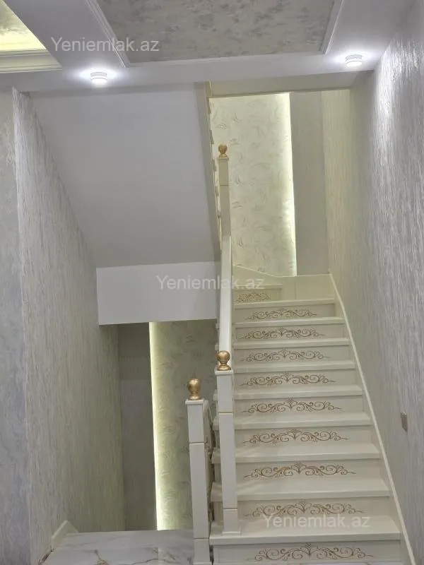 Satılır 7 otaqlı həyət evi 360 m²