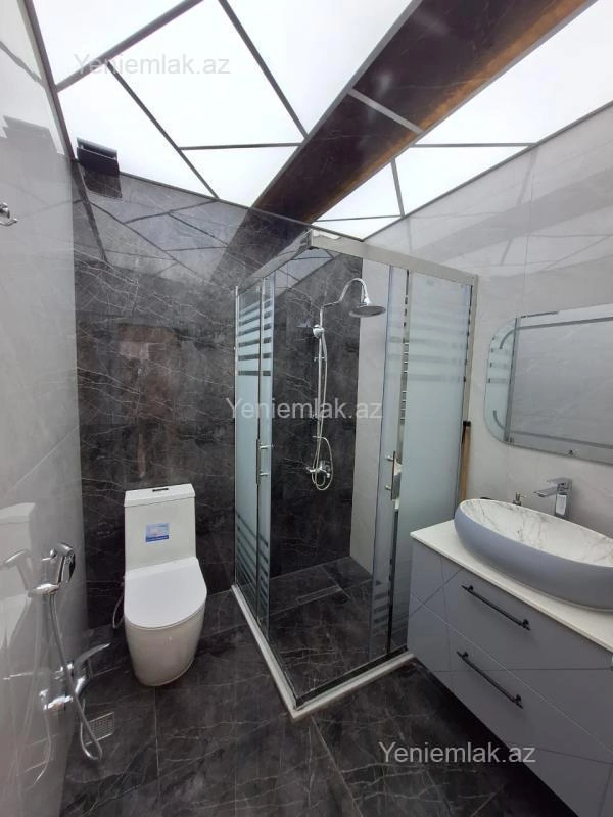 Satılır 3 otaqlı yeni tikili 100 m²