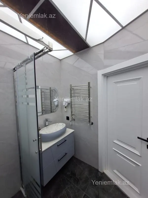 Satılır 3 otaqlı yeni tikili 100 m²