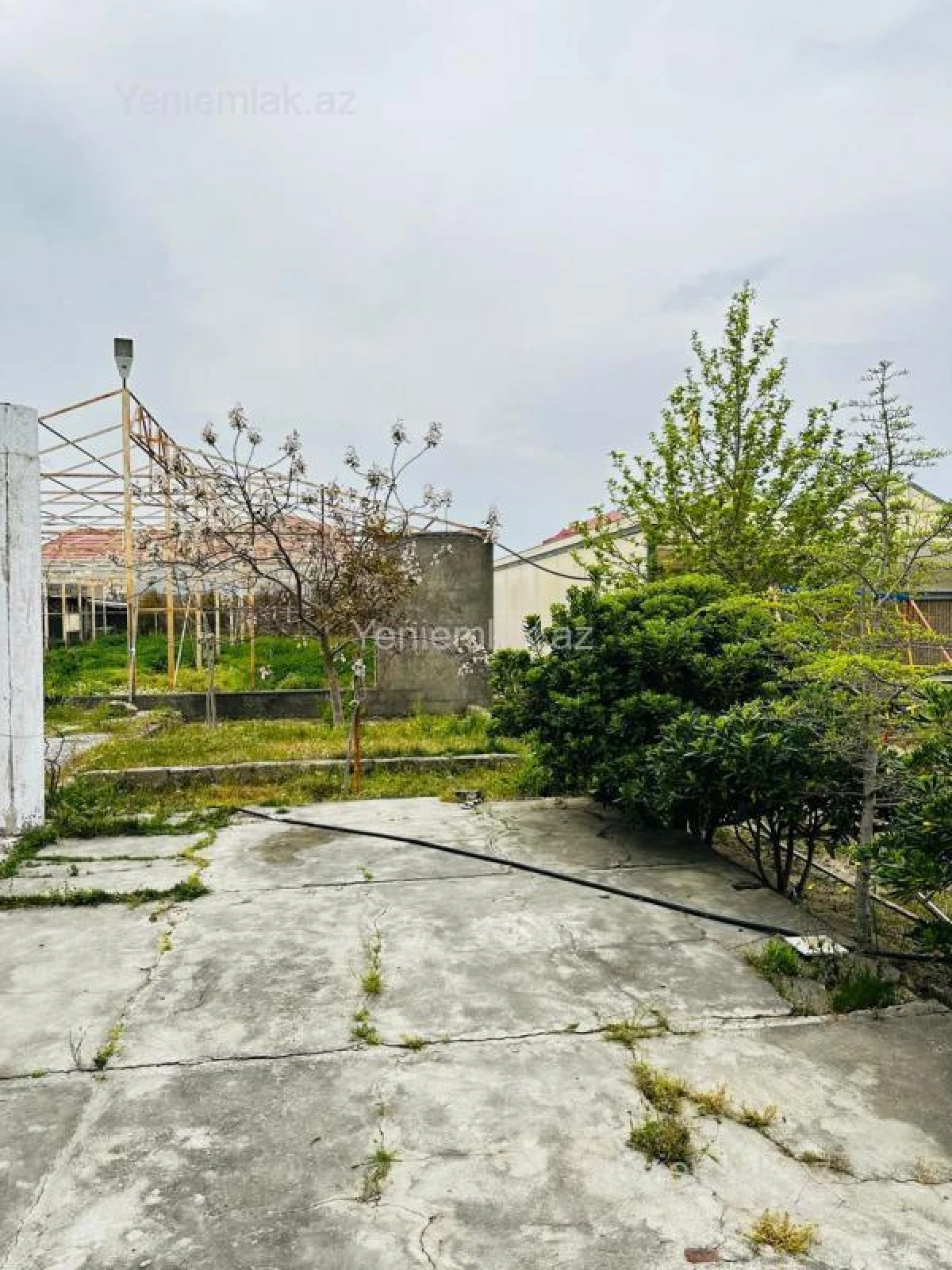 Satılır 7 otaqlı obyekt 1500 m²