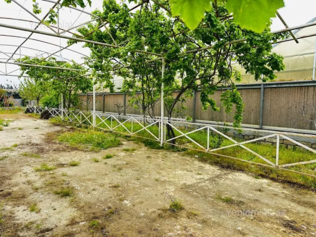 Satılır 7 otaqlı obyekt 1500 m²