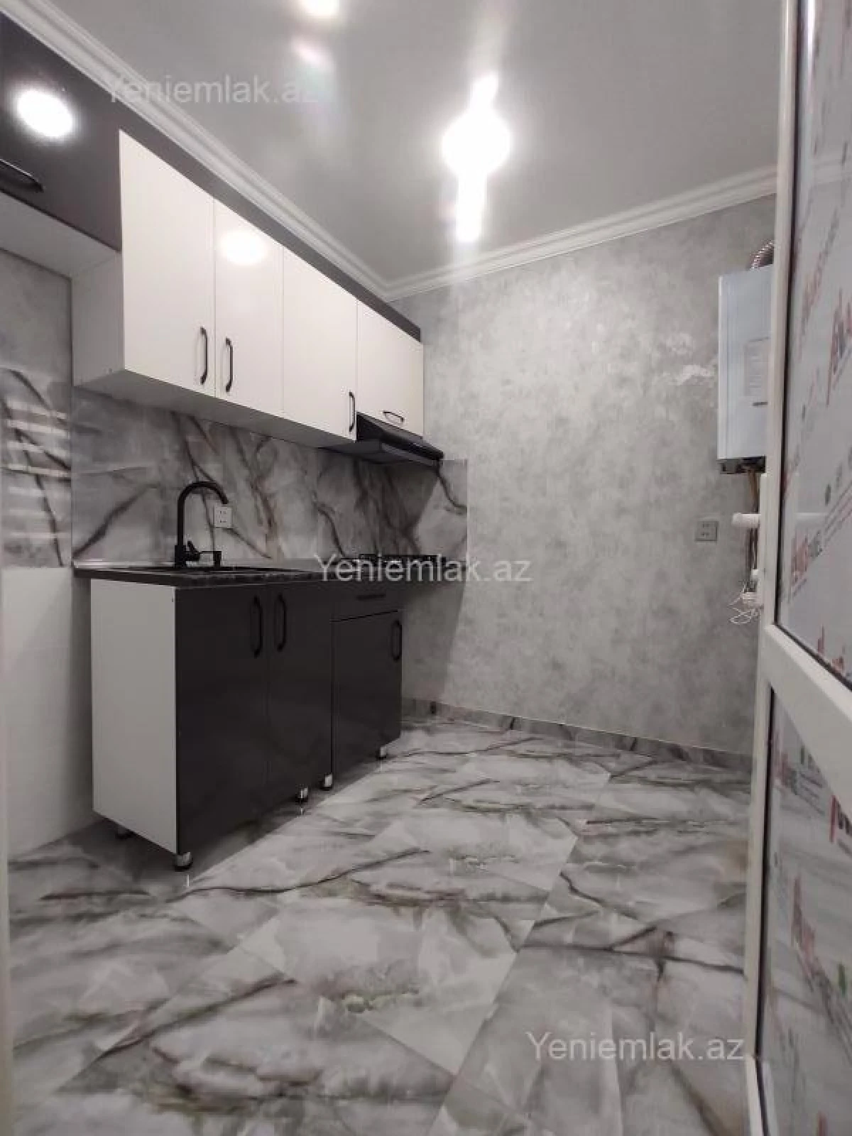 Satılır 3 otaqlı köhnə tikili 75 m²