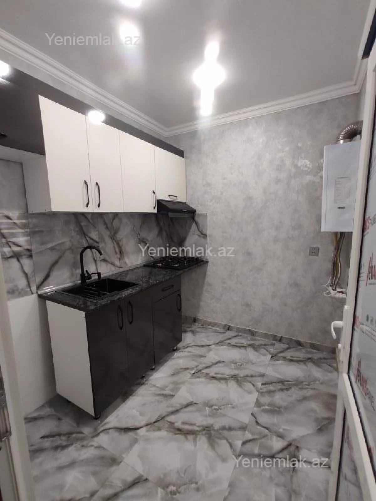 Satılır 3 otaqlı köhnə tikili 75 m²