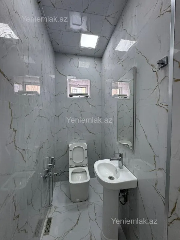 Satılır 5 otaqlı həyət evi 200 m²