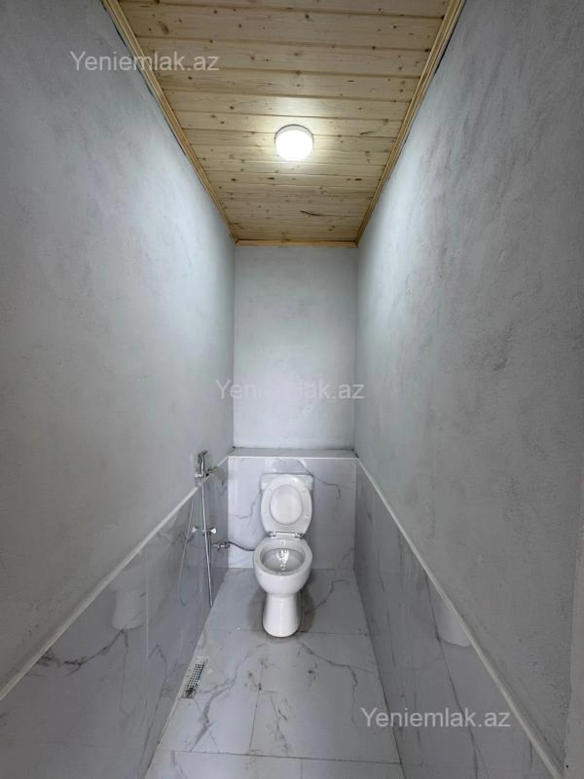 Satılır 5 otaqlı həyət evi 200 m²