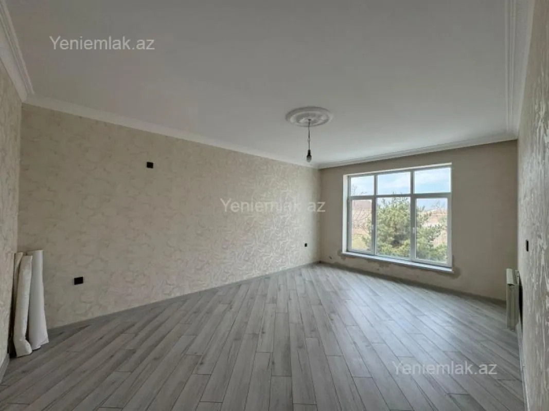 Satılır 5 otaqlı həyət evi 200 m²