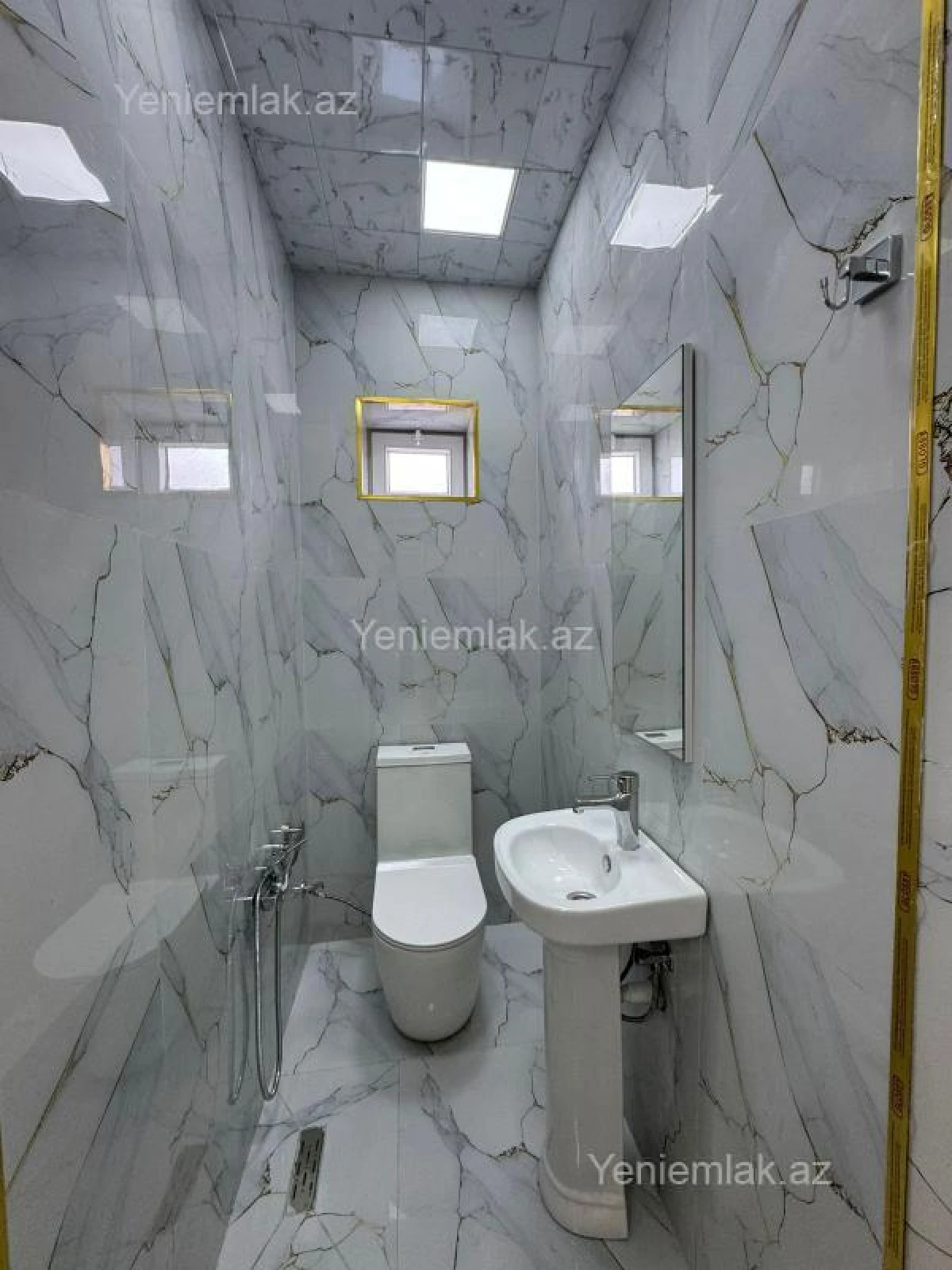 Satılır 5 otaqlı həyət evi 200 m²