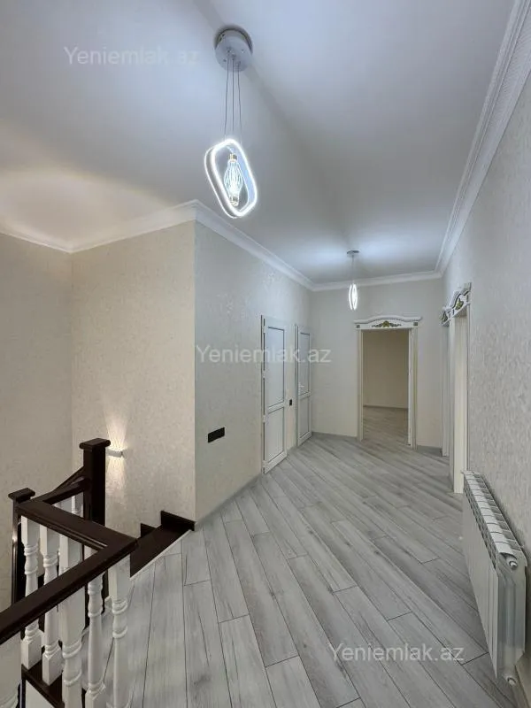 Satılır 5 otaqlı həyət evi 200 m²