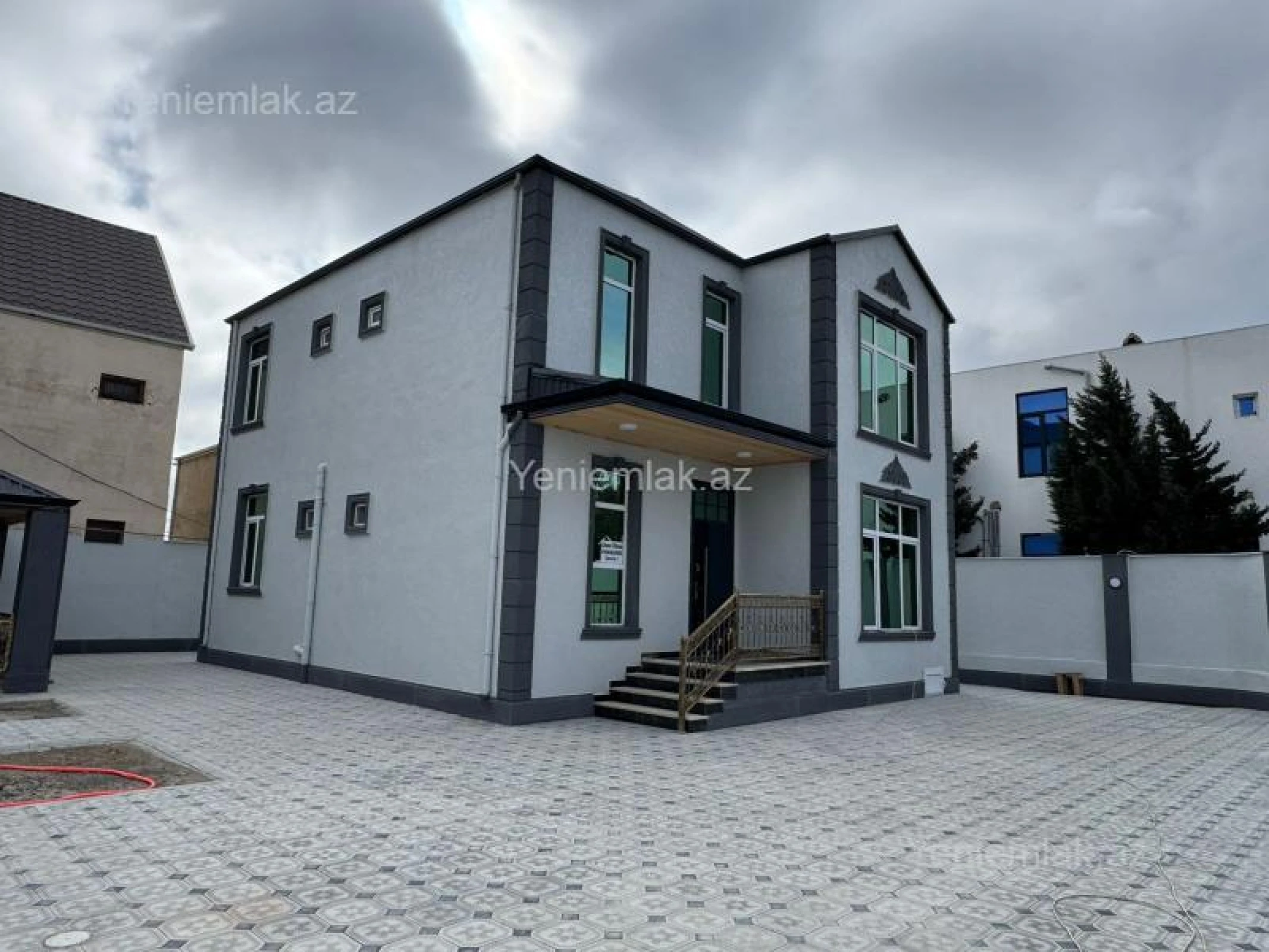 Satılır 5 otaqlı həyət evi 200 m²