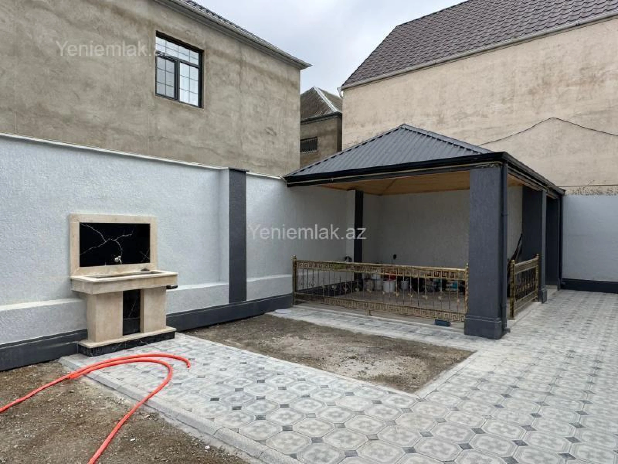 Satılır 5 otaqlı həyət evi 200 m²