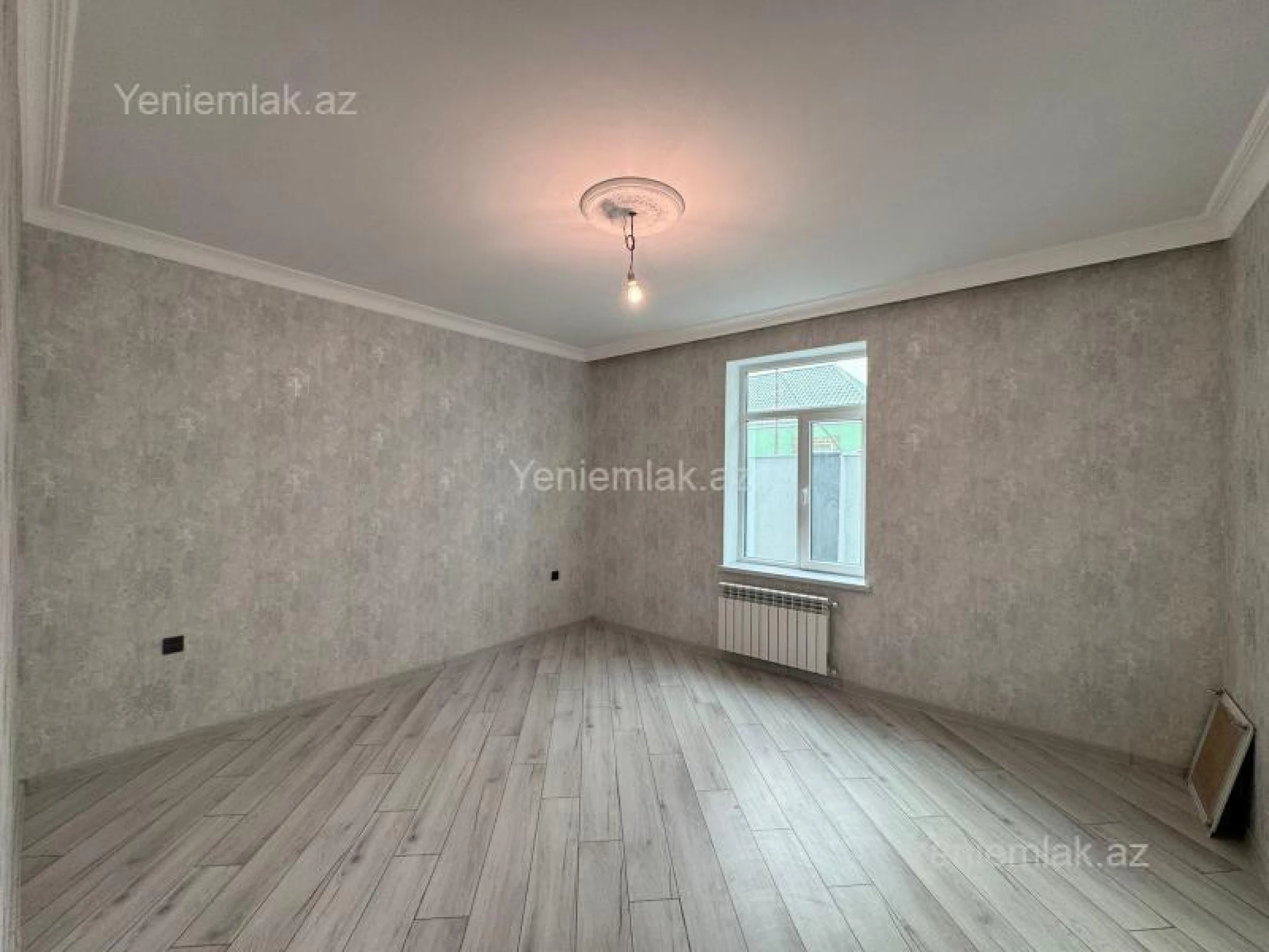 Satılır 5 otaqlı həyət evi 200 m²
