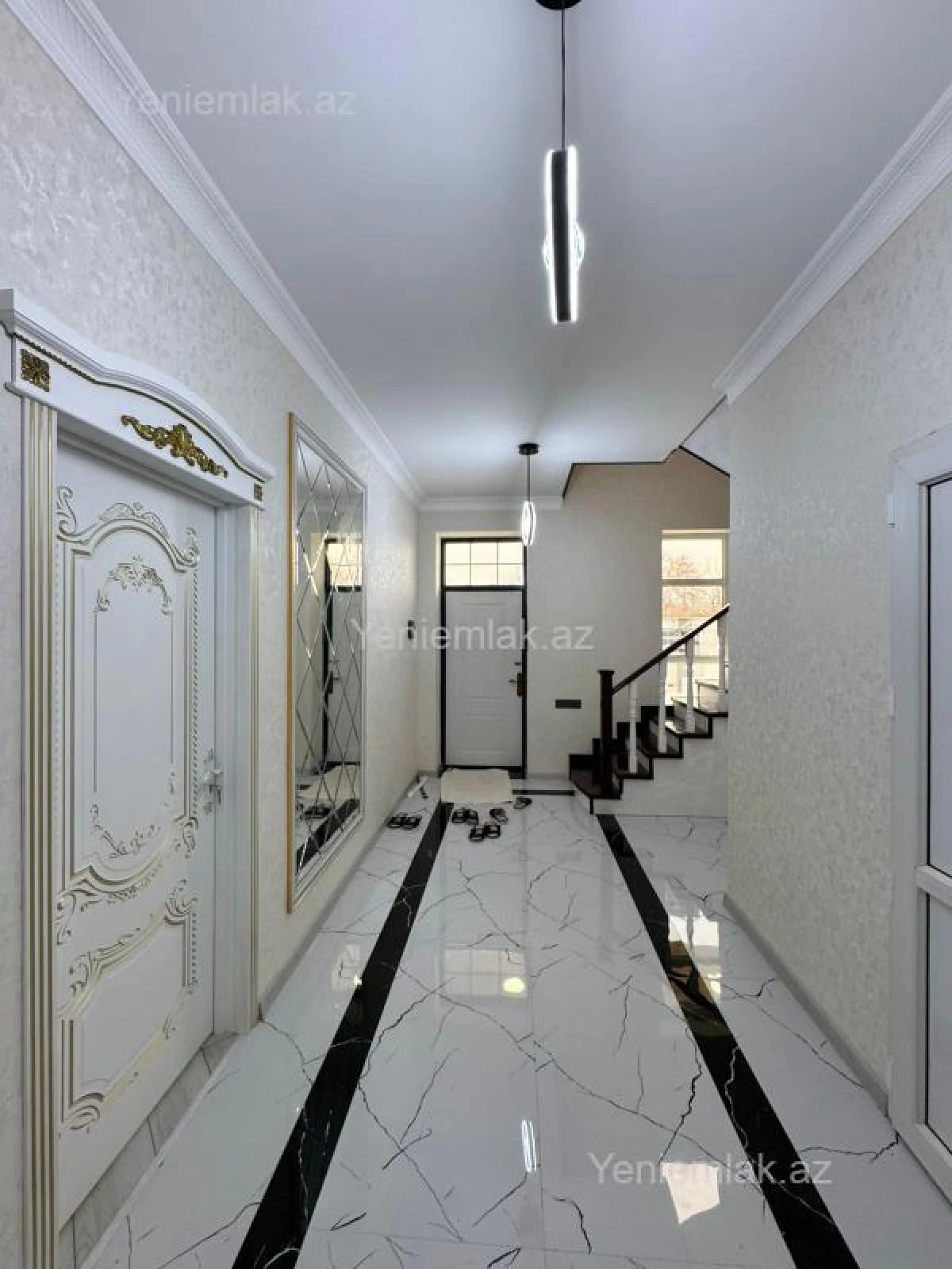 Satılır 5 otaqlı həyət evi 200 m²