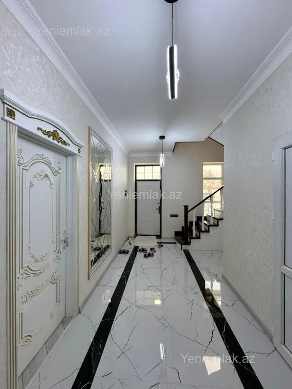 Satılır 5 otaqlı həyət evi 200 m²
