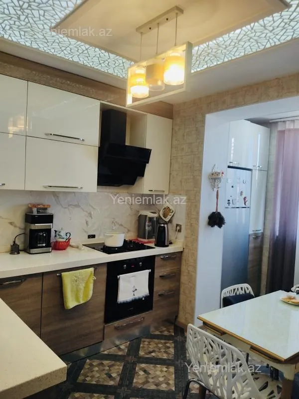 Satılır 3 otaqlı köhnə tikili 80 m²