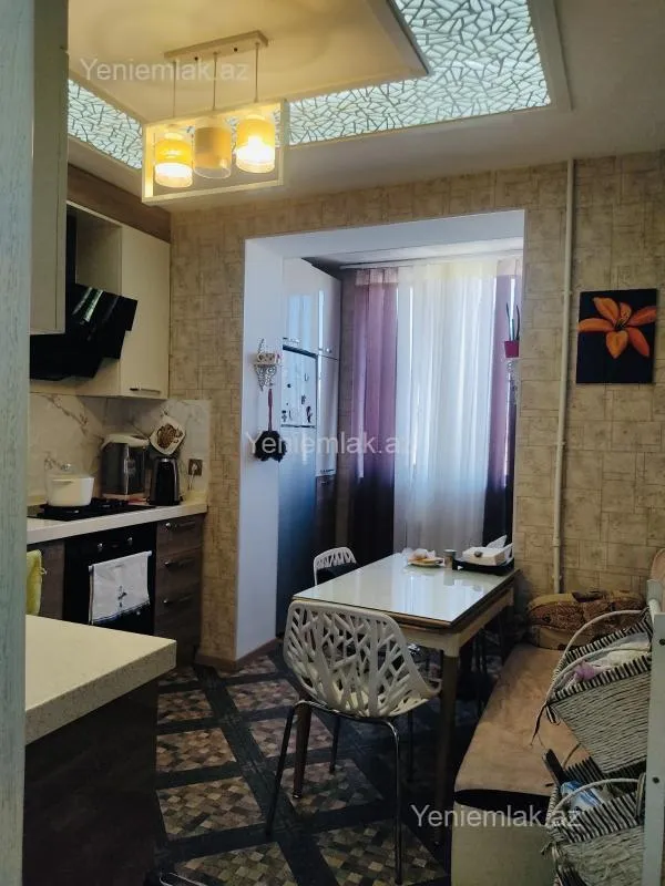Satılır 3 otaqlı köhnə tikili 80 m²