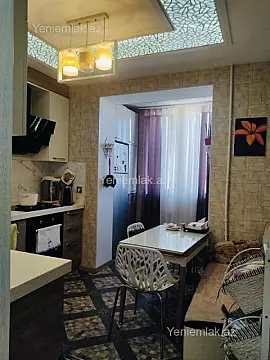 Satılır 3 otaqlı köhnə tikili 80 m²