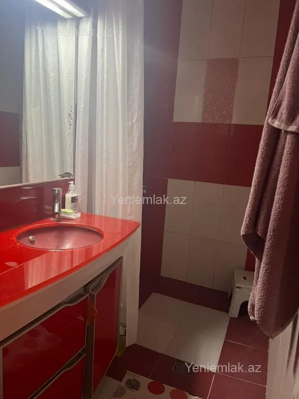 Satılır 3 otaqlı köhnə tikili 85 m²