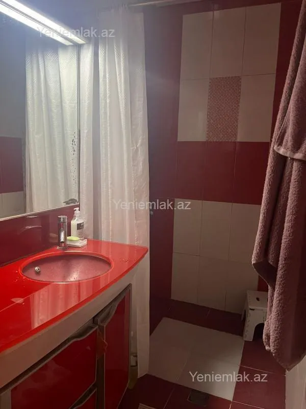 Satılır 3 otaqlı köhnə tikili 85 m²