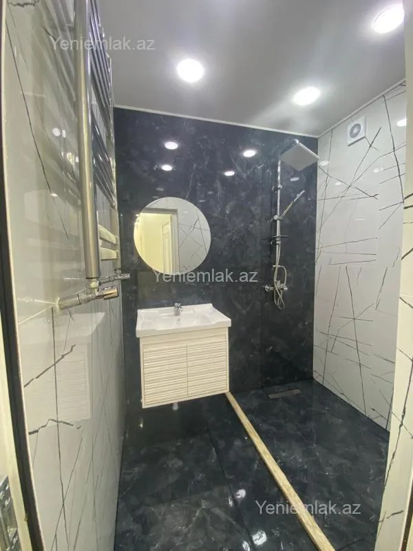 Satılır 2 otaqlı köhnə tikili 65 m²