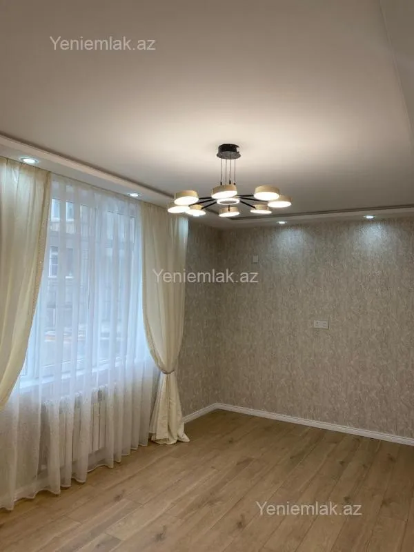 Satılır 2 otaqlı köhnə tikili 65 m²